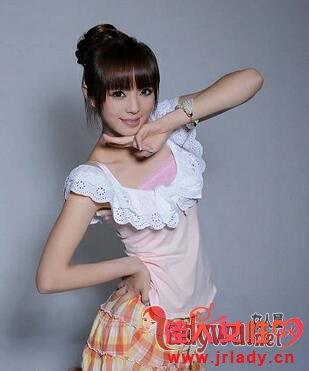 和闺蜜老公 试衣间,一场意外的情感漩涡