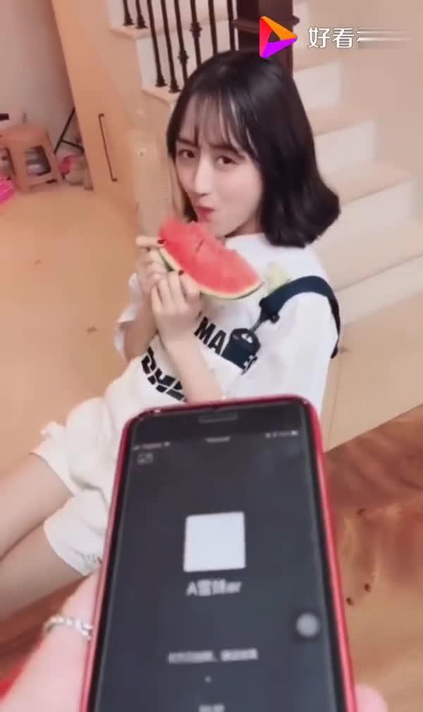 最强吃瓜小女孩免费阅读,揭秘娱乐圈背后的秘密