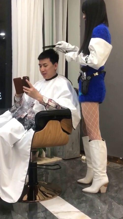 发廊偷小姐丝袜,发廊疑云重重
